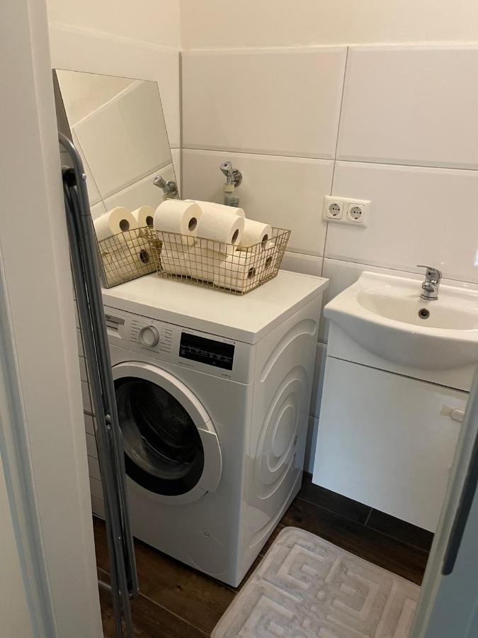 הוילה Wohnen Im Reihenhaus Auf Zeit In Luebeck מראה חיצוני תמונה